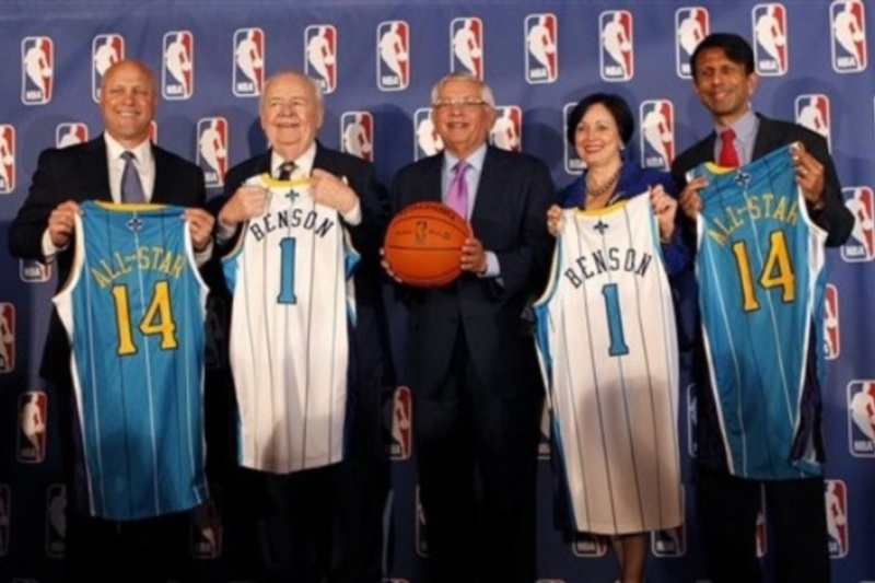 Ντέιβιντ Στερν: «Εσύ δέρνεις ακόμα τη γυναίκα σου;»