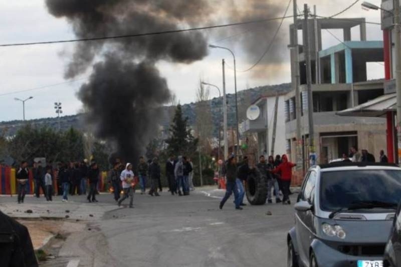 Τραυματισμοί αστυνομικών από αθίγγανους και ένταση στα Άνω Λιόσια