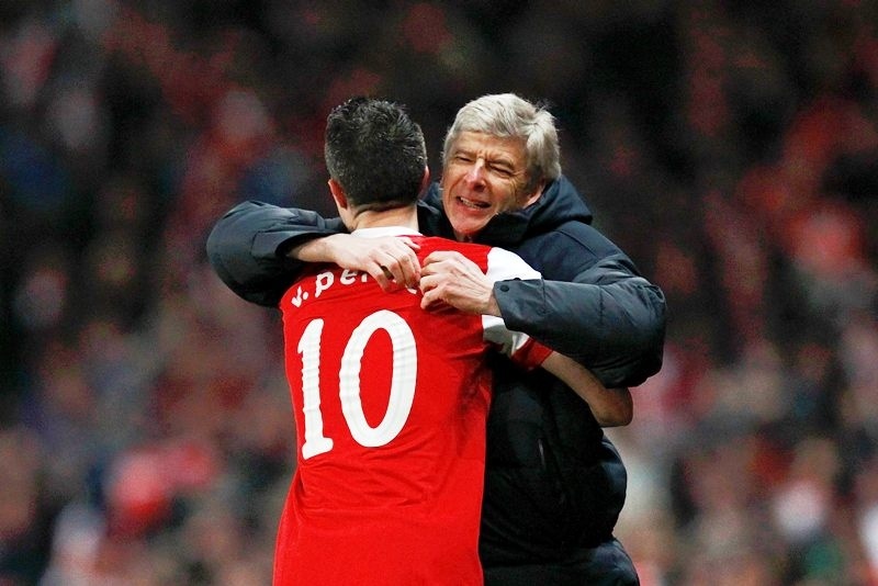 Βενγκέρ: «Ο Φαν Πέρσι θα μείνει στην Άρσεναλ»