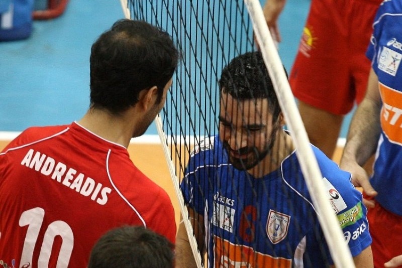 Ανανέωσαν Κουρνέτας, Τσέργας στον Φοίνικα Σύρου