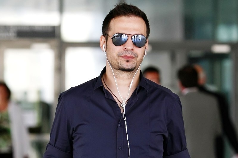 Στηρίζει Μαύρο ο Ντέμης