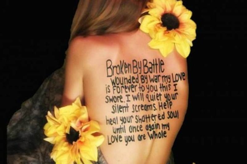 Γυναίκες στρατιωτών ημίγυμνες για καλό σκοπό (photos)