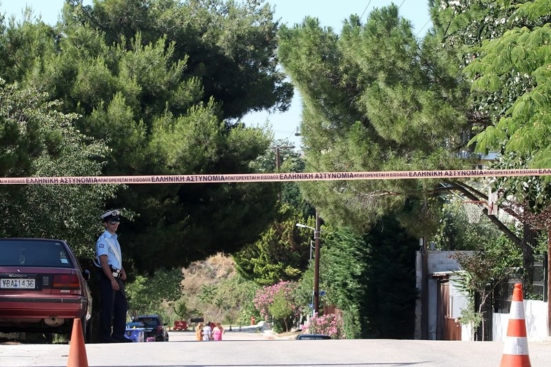 Ο φρουρός του Παπακωνσταντίνου έσωσε την οικογένεια Δώνη (photos)