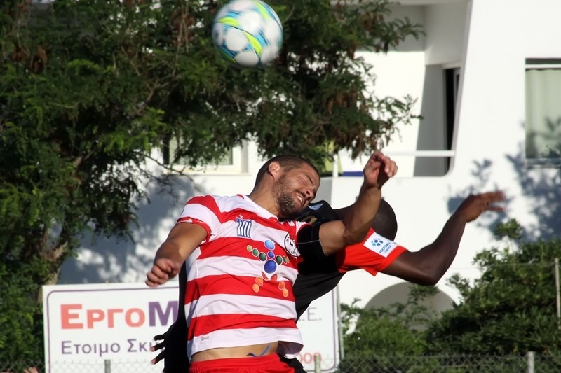 «Ομάδα – κομήτης με γήπεδο – παράγκα»