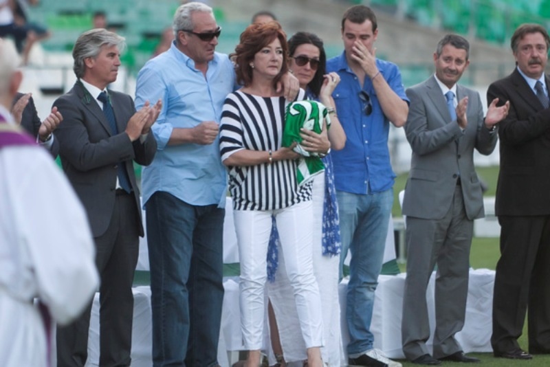 Απέσυρε τη φανέλα του Μίκι Ροκέ η Μπέτις