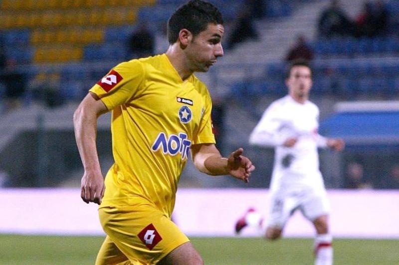 Ναβάρο τριετίας στον Αστέρα!