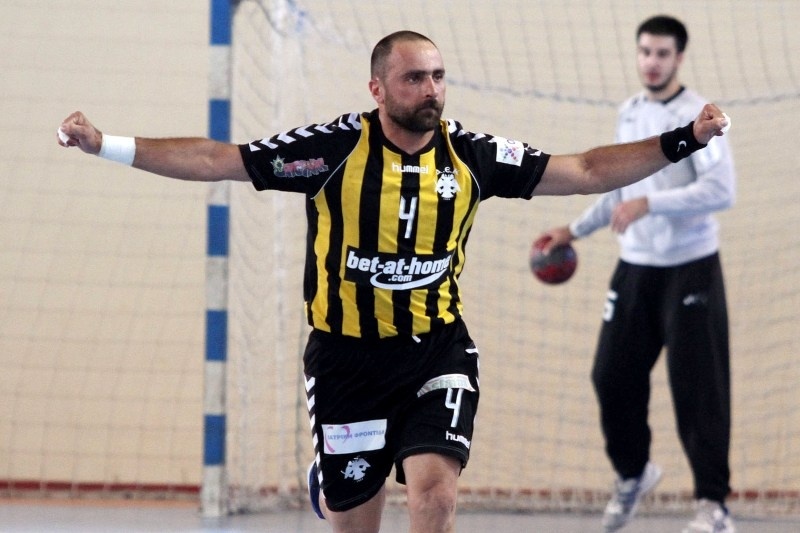 Ανανέωσε ο Μπακαούκας στην ΑΕΚ