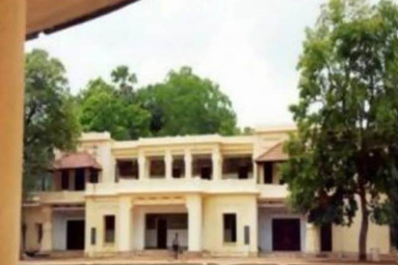 Δασκάλα ανάγκασε 10χρονη μαθήτρια να πιει τα ούρα της!