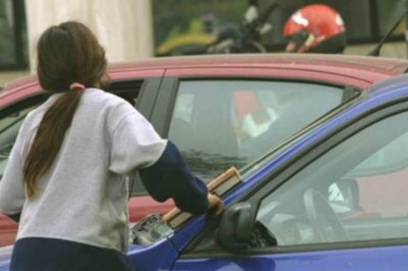 Οδηγός Μερσεντές ξυλοκόπησε 10χρονη στα φανάρια
