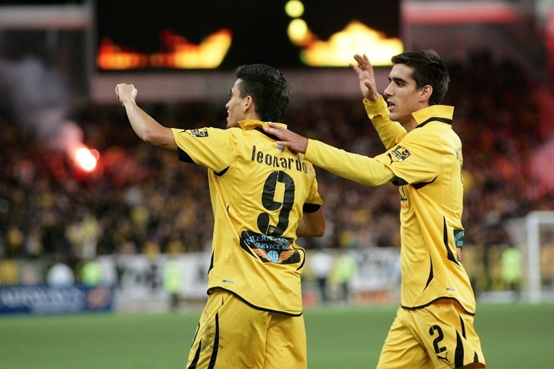 Ο Λεονάρντο κρατάει Κοντοέ στην ΑΕΚ