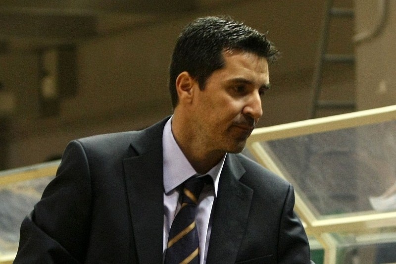 Στη Γλυφάδα Πρίφτης, Νίκου