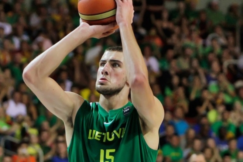 «Έκλεισαν» Γιόνας Βαλαντσίουνας οι Ράπτορς