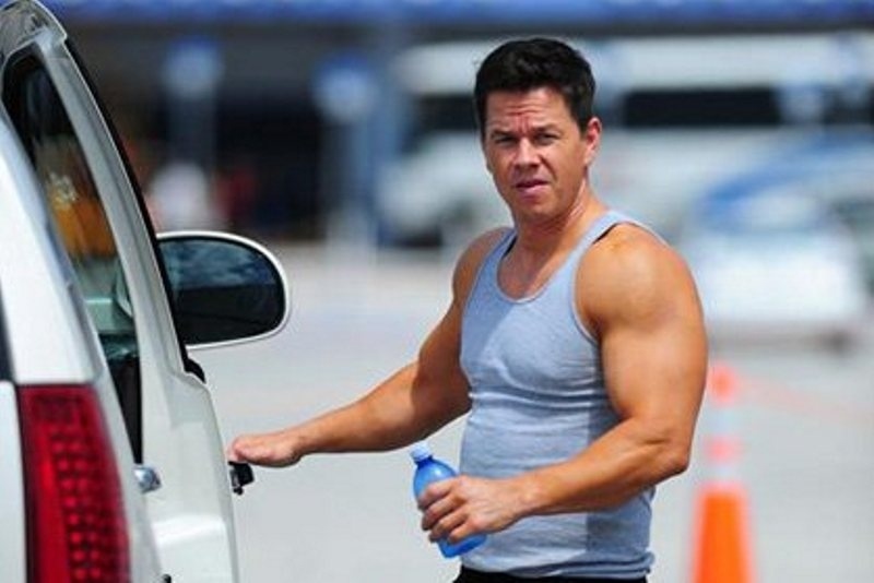 Στο σπίτι του Mark Wahlberg στο Μπέβερλι Χιλς (photos)