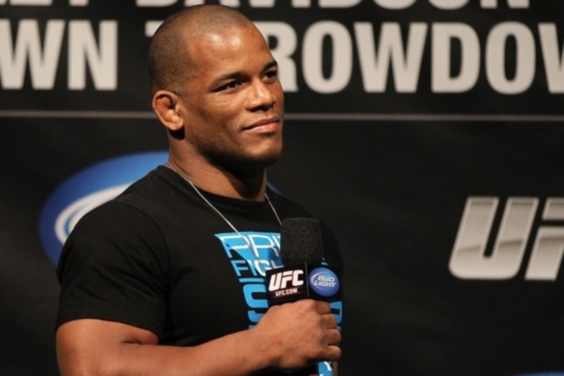 Πρόταση αλλαγής κατηγορίας στον Hector Lombard