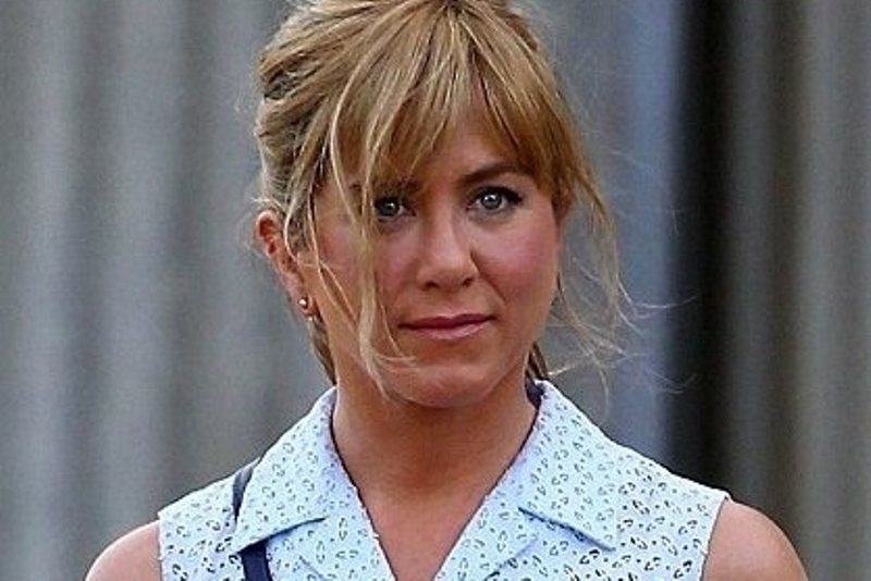 Η Jennifer Aniston είναι μια κακοντυμένη ιερόδουλη