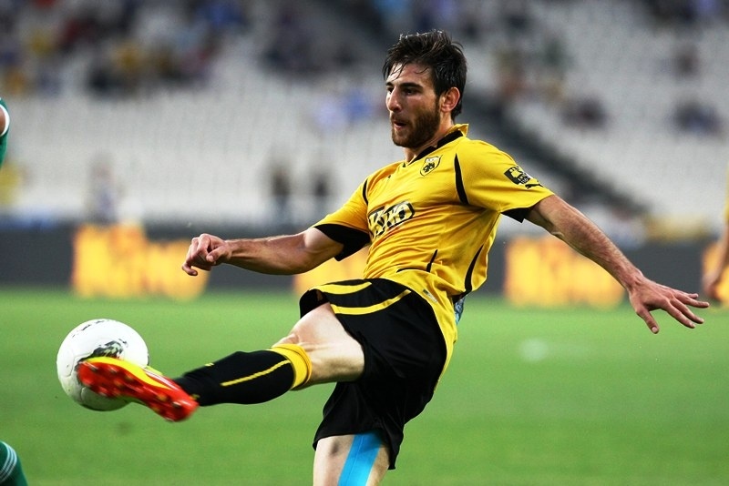 Προς αποχώρηση από την ΑΕΚ και ο Καράμπελας