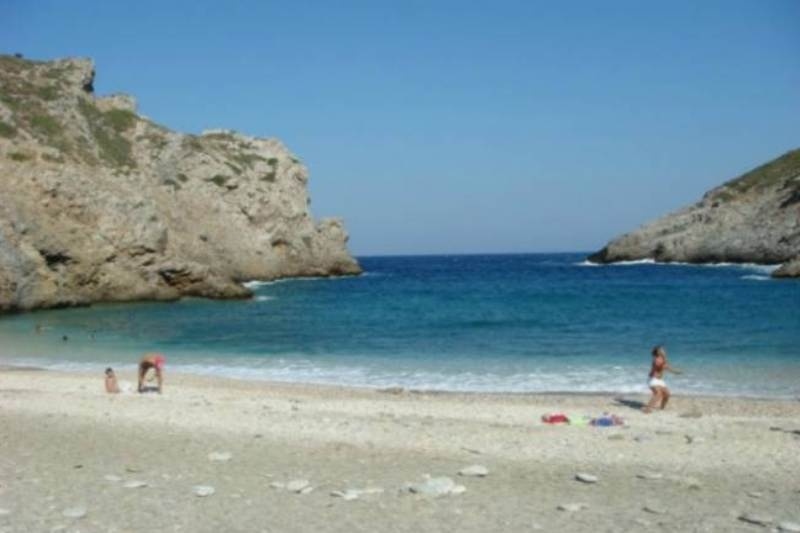 Οι 12 παραλίες της Αττικής που απαγορεύεται το κολύμπι