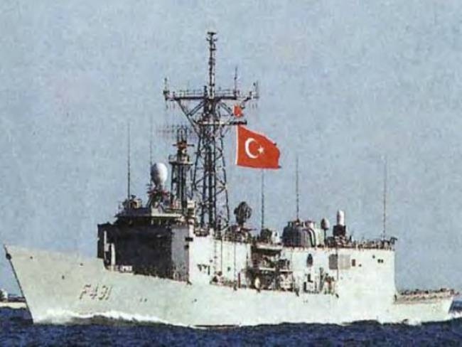 Τουρκική φρεγάτα έφτασε μέχρι τις Κυκλάδες