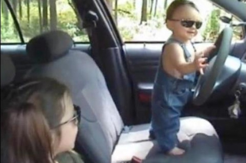 Dukes of Hazard α λα παιδικά! (video)