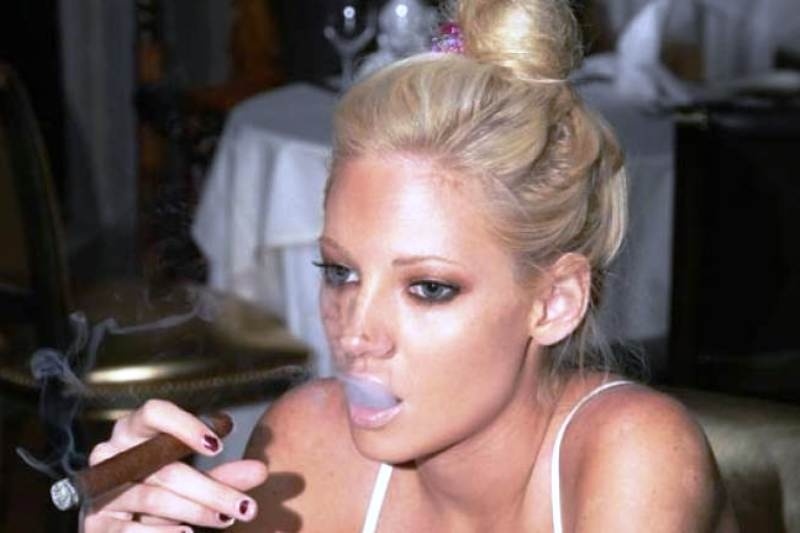 Τζούλια Αλεξανδράτου: Κυκλοφόρησε η νέα της ταινία!