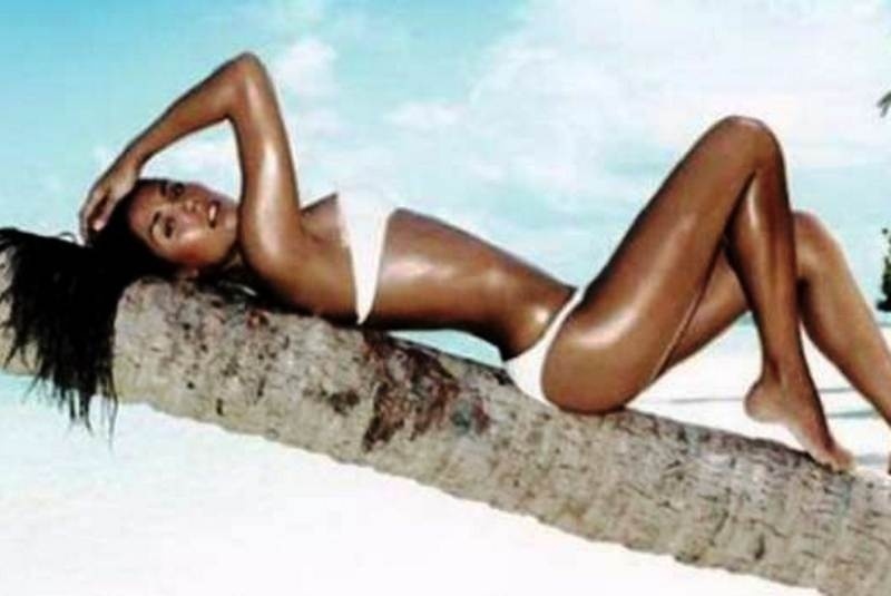 Η σέξι «Σιλά» στις Μαλδίβες!