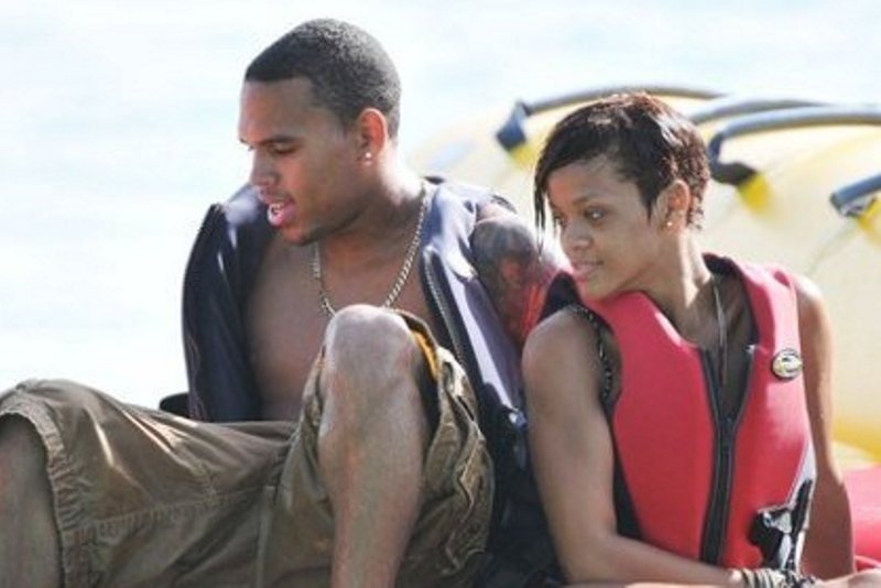 Rihanna: Ξανά ζευγάρι με τον Chris Brown;