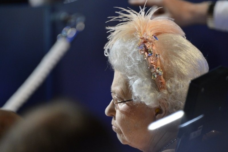 Ολυμπιακοί Αγώνες-Τελετή Έναρξης: Η Βασίλισσα Ελισάβετ... βαρέθηκε! (video)