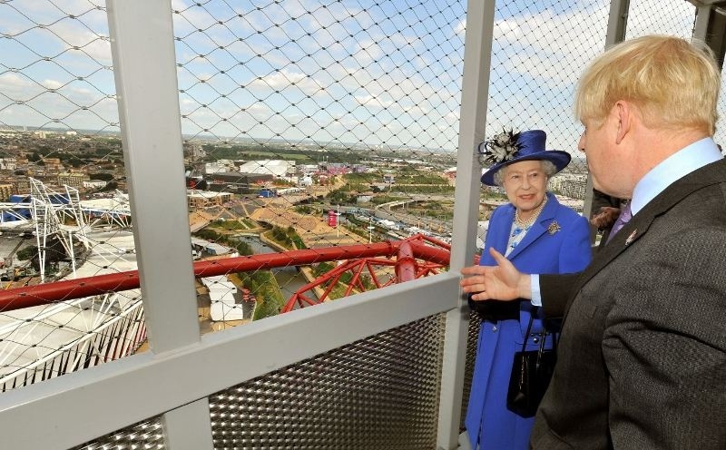 Θέλετε να δείτε τη Φλόγα; Πάρτε ελικόπτερο!