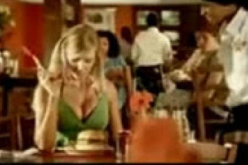 Αστείες διαφημίσεις που δεν έπαιξαν ποτέ στην τηλεόραση (video)