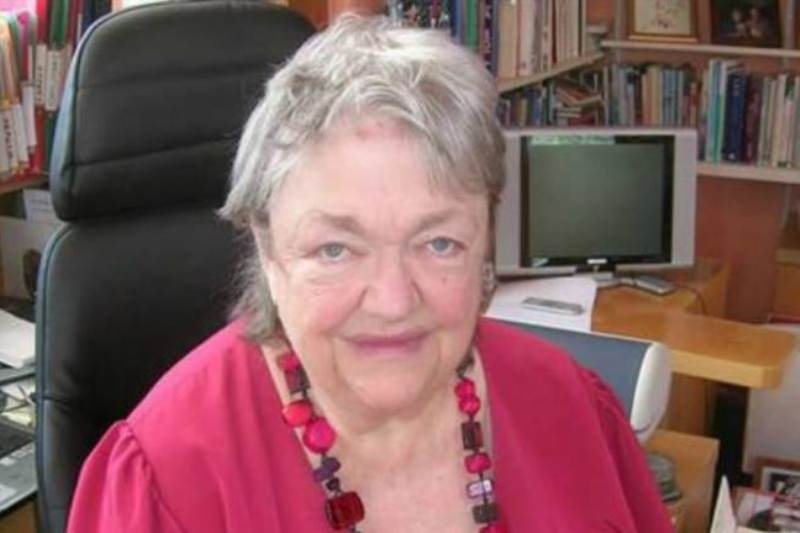 Πέθανε η συγγραφέας Μέιβ Μπίντσι