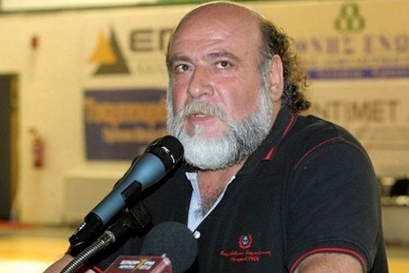 Κλάδος: «Αποδέχομαι και στηρίζω τον Πουλινάκη»