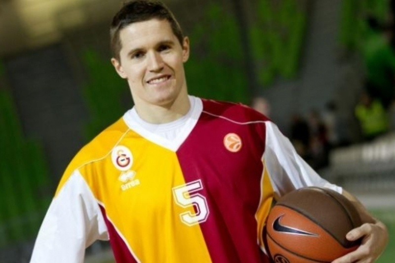 Σενάριο για Λάκοβιτς και Ερυθρό Αστέρα