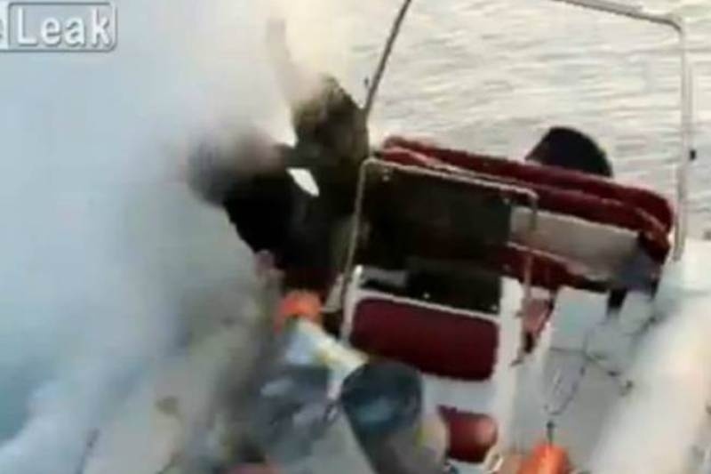 Ψάρευαν με χειροβομβίδα και ανατίναξαν τους εαυτούς τους! (video)