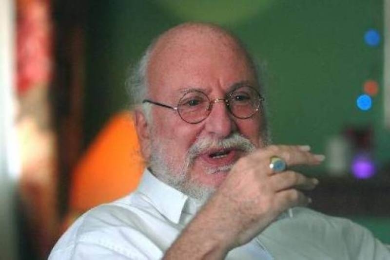 Διονύσης Σαββόπουλος: «Αντίσταση είναι η ομορφιά και όχι οι μούντζες»