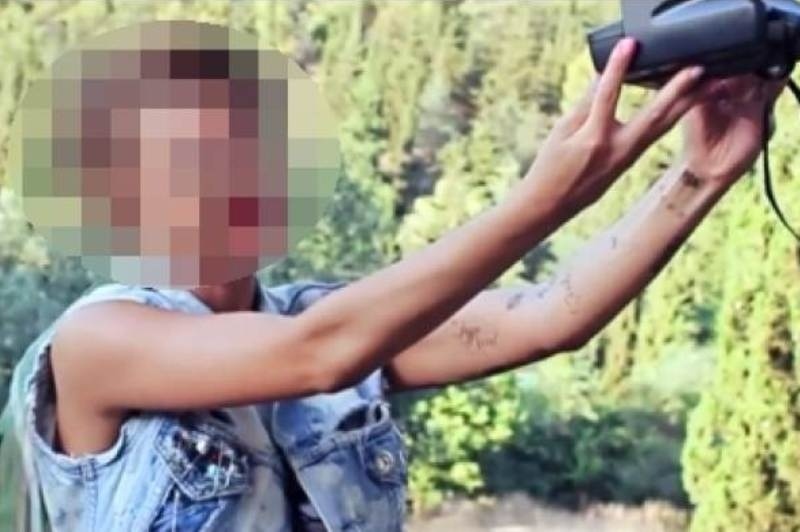 Χαμογελάει και αυτοφωτογραφίζεται η…