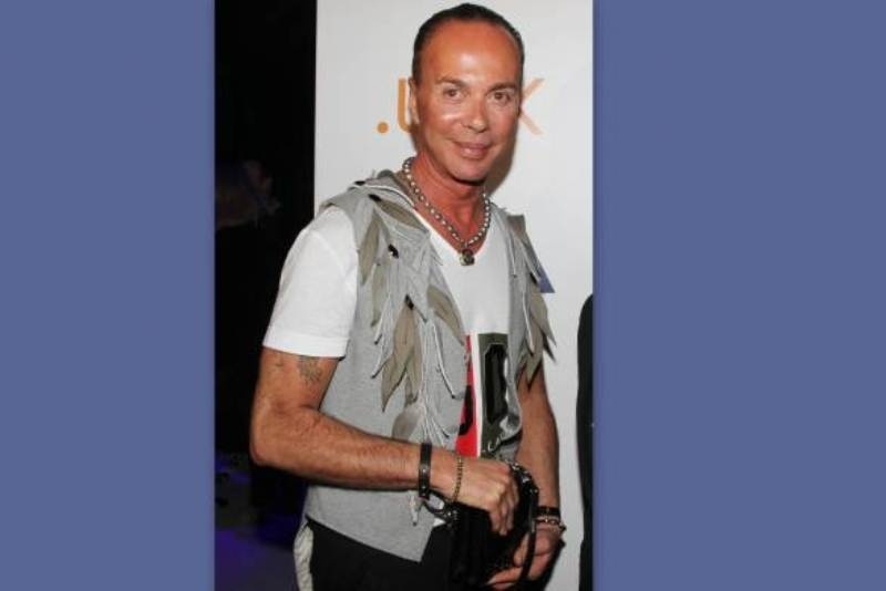 Λάκης Γαβαλάς: Από τα λαμπερά birthday parties της Μυκόνου… στα γενέθλια πίσω από τα «σίδερα»!