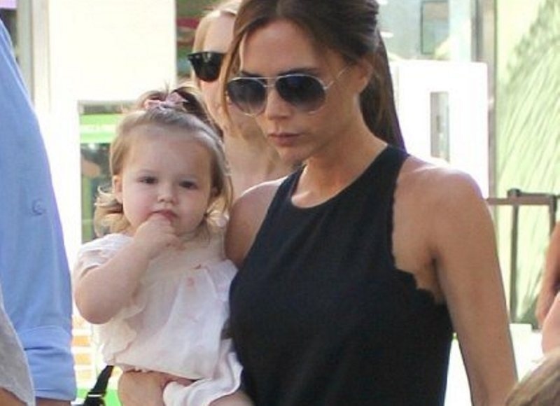 H Harper Beckham παραδίδει μαθήματα στυλ