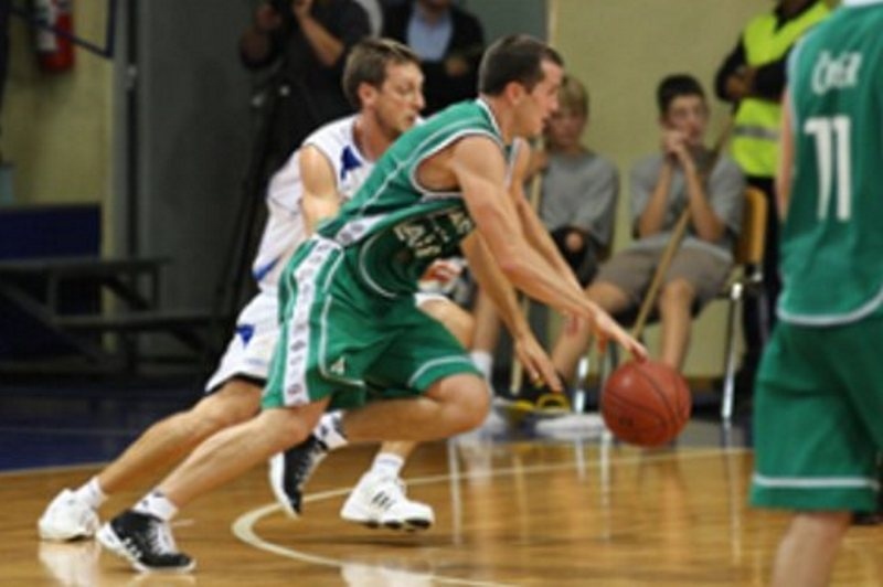 Συμφώνησε με Στραντ ο Ίκαρος!