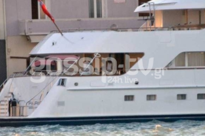 Το πάρτι Πάρη-Εριέττας στα decks της θαλαμηγού «Paris», οι σαμπάνιες, οι αστακοί και οι συναγρίδες!