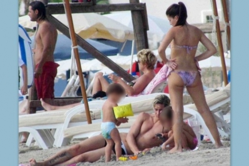 Τρυφερός μπαμπάς ο Fernando Torres (photos)