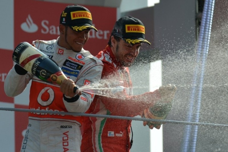 Αλόνσο: «Γιατί να μη φύγει από τη McLaren o Χάμιλτον;»