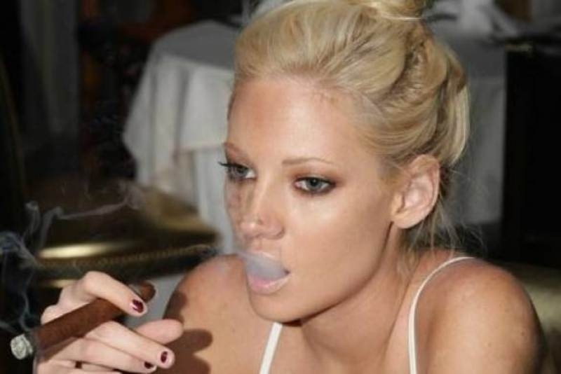 Η Τζούλια Αλεξανδράτου χωρίς μακιγιάζ και extension!