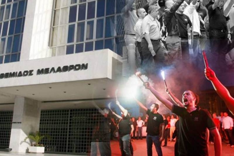 «Συλλάβετε βουλευτές που διαπράττουν αυτόφωρα αδικήματα»