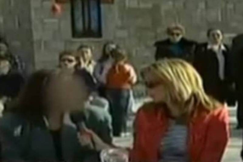 Ο ιερέας και η παπαδιά σε τηλεοπτική εκπομπή