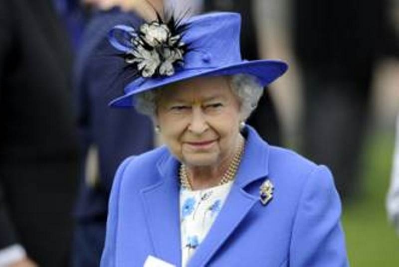 Ζητείται... εργαζόμενος στην αυλή της βασίλισσας Ελισάβετ!