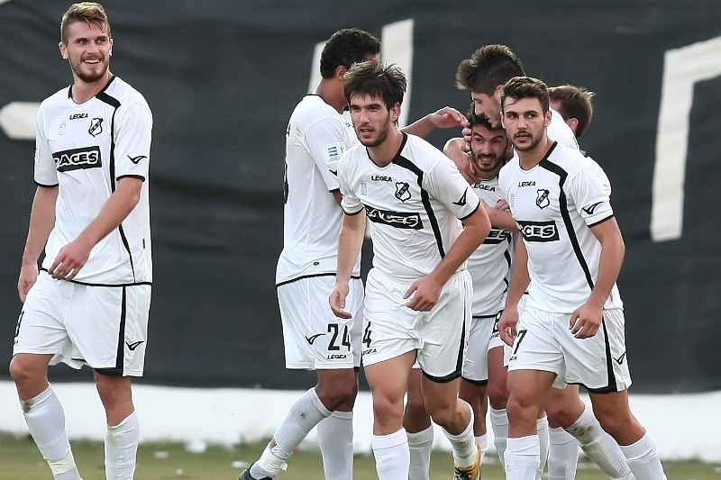 ΟΦΗ: Αποθεραπεία και φιλικό!