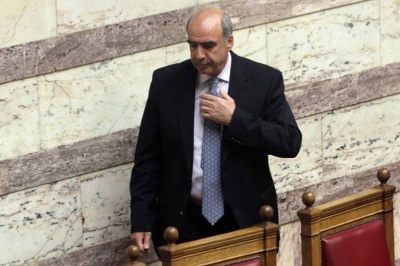 Αναστέλλει τα καθήκοντά του ο Πρόεδρος της Βουλής