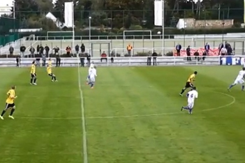 Γκολ: Κρέμασμα από τη… σέντρα (video)