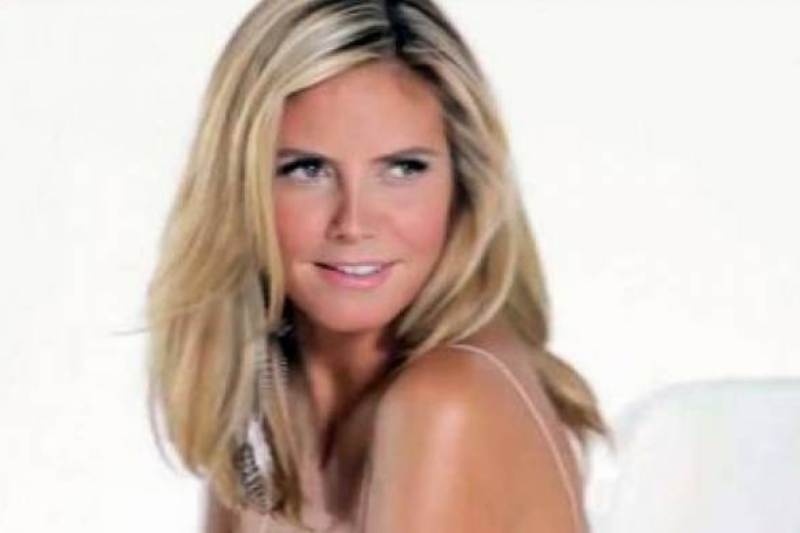 Στα παρασκήνια της νέας φωτογράφησης της Heidi Klum