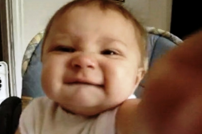 Βίντεο: Τον αγαπάς τον μπαμπά; "Όχι σου λέω"!!!